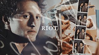 Multicouples • Start A Riot