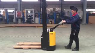 Walkie type narrow leg electric pallet stacker 1500kg capacity