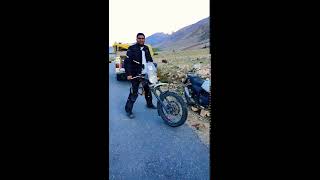 See how good is Royal Enfield Himalayan quality. Chassis broke on a straight smooth road.