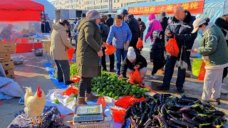 沈陽冬天的農貿市場很熱鬧 The farmer’s market in Shenyang is very lively in winter