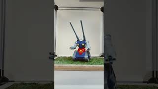 ガンタンクのガンプラは、やはり草原の自作ジオラマがしっくりくるような気がする