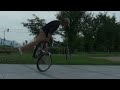 フロントヤードtoバックワーズヒッチハイカーtoサイドドーナツ【bmx flatland】