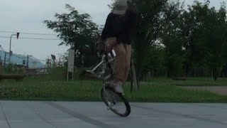 フロントヤードtoバックワーズヒッチハイカーtoサイドドーナツ【BMX FLATLAND】