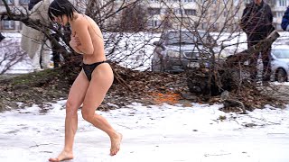 ICE BATHING WOMAN. 100 MINUTES IN ICE WATER? #bathing #iceswimming #baptism