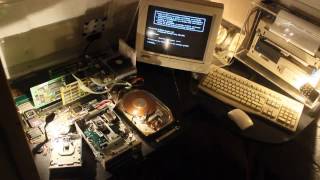 PC from 1985 with transparent HDD case loading win 3.11