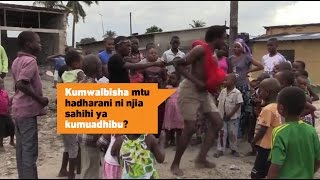Kumwaibisha mtu hadharani | Kona ya vichekesho na Masai & Mau - Minibuzz Kumwaibisha mtu hadharani | Kona ya vichekesho na Masai & Mau - Minibuzz