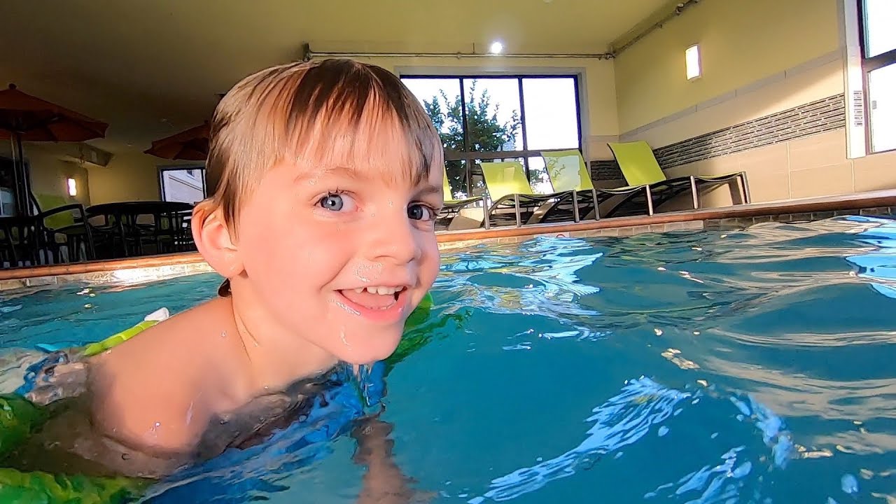 Hotel Pool Jumping Youtube