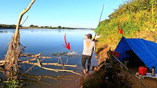 ACAMPAMENTO NO TEMPO FRIO NÃO PODE DEIXAR DE TER ESSA ISCA SÓ PEGA GIGANTE.