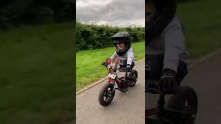 Stunt riding motorbikes - learning bike skills with @RockstarHarley 🤯