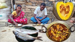 how to cook pumpkin and FISH CURRY with CAULIFLOWER||village cooking and eating||tribe poor life