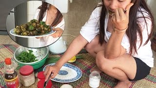 Wow! Beautiful Girl Cooking Snail - Village Food Factory - Food Recipe In Cambodia (part 1)