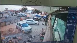 Confira o vídeo do acidente que aconteceu ontem na Avenida do Trabalho, na Cidade de Maputo.