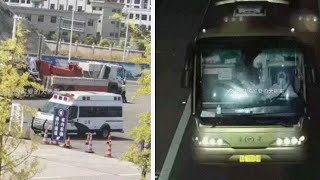 贵州三都县侧翻客车系涉疫隔离转运车，司机穿防护服戴护目镜，爱国青年武庚的妈妈不幸也在车上，贵阳市政府道歉🙇