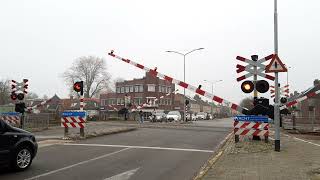 Spoorwegovergang Hoogezand-Sappemeer // Dutch Railroad Crossing