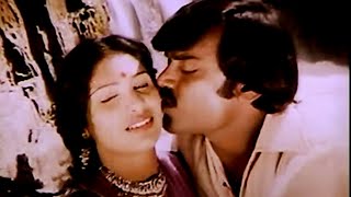 ஆளான நாளா வீடியோ பாடல் | Kadhal Kavithai Tamil Movie Songs | Hits of Ilayaraja | Prashanth