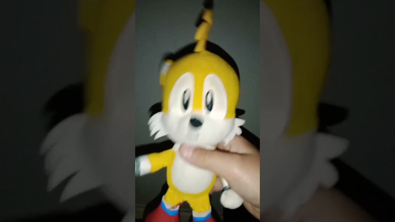 Tails Creeps Up On Hand Puppet Youtube
