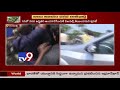 police lathicharge on tdp activists at chandrababu house near krishna karakatta tv9