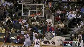 Lebron James HUGE dunk vs ATL (12/13/08)
