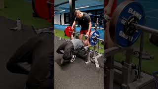 165 kg bench press