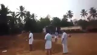 മുണ്ട് പൊക്കി സിപിഎം