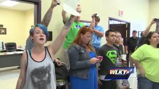 Protesters rally at courthouse over same-sex marriage