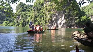 2019.7🇻🇳越南陸龍灣 划船過山洞風景好美