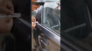 இப்படி Car door lock-ஜ திறக்கலாம் !!