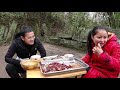 a whole piece of ribs for 200 yuan dagua makes sauce flavored ribs for the children