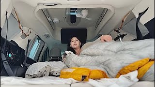 [SOLO CAMPING] In a secret forest🌲❤ Cozy palace. A day in a pure white bed🚌😋 Camping cooking ASMR