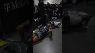 Jon Jones vs. Zion Clark in a push-up battle 🍿 #UFC285