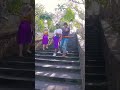 Menghitung anak tangga menuju pura luhur Uluwatu bali #shorts #puraluhuruluwatu