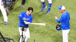 不調の村松を指導する和田コーチ　2024/06/14