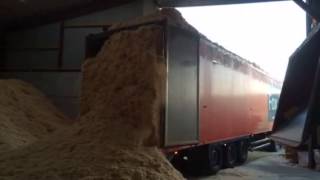 Kiln Dried Shavings Bulk Walking Floor Trailer