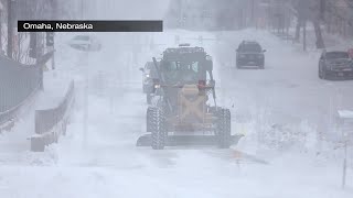 Omaha drivers deal with snow and wind