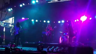 Warpaint - Undertow (Coachella 2014 Weekend 2 Day 2 at Mojave Tent)