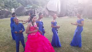 Baje dhol tak dhina din- আফ্রিকান সুন্দরিদের নাচ - Rock City Garden , Mwanza , Tanzania  !!!