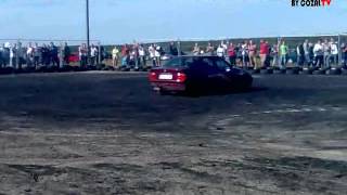 Palenie gumy BMW E36 330 -koniec skrzyni biegów -XIV Ogólnopolski Zlot BMW Toruń 2011