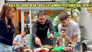 NEKAT NGULEK SAMBAL BULE BELANDA COBA INI  BIKIN SAMBAL TERASI UNTUK PERTAMA KALI NYA @georgjo