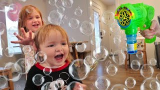 EASTER MORNiNG!! a Bubble Battle inside the house and what we do easter morning family routine!