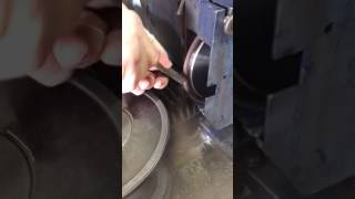 Dressing the Grinding Wheel