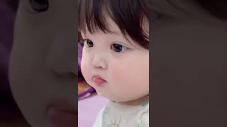 太喜欢看小孩吃东西的样子了 #萌娃 #人类幼崽有多可爱