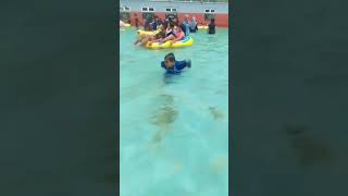 Reaksi Bocil Berenang Hampir Tenggelam Terseret Ombak #shorts #bocil #berenang #ombak