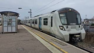 Great Northern Class 717 - 717022 arriving Potters Bar Station on 23/12/24