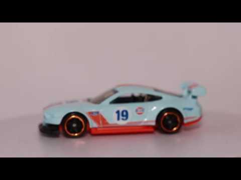 Tomica DieCast #1- Tomica Versus Hotwheels - YouTube