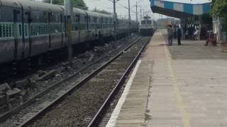 (4K)12269 MAS-NZM Duronto Overtakes 17405 TPTY-ADB Krishna express SR WAP7 overtakes SCR WAP7