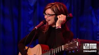 Lisa Loeb “Stay” Live on the Howard Stern Show (2006)