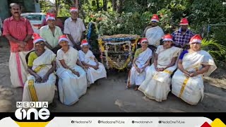 'ജാനകി അമ്മയ്ക്ക് ഒരു സ്നേഹക്കമ്മല്‍'; ഇത് സ്നേഹ വീടിന്‍റെ സ്നേഹ സമ്മാനം