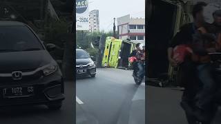 Astagfirullah‼️ Truck terguling 😢 #music #video #videoshort #viralvideos