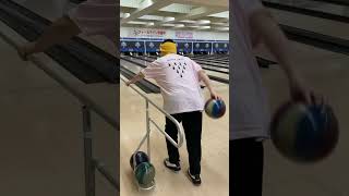 目隠しでブラインドボウリング　10番スペア(Blind bowling)