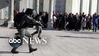 Israeli security forces storm Al-Aqsa mosque l WNT